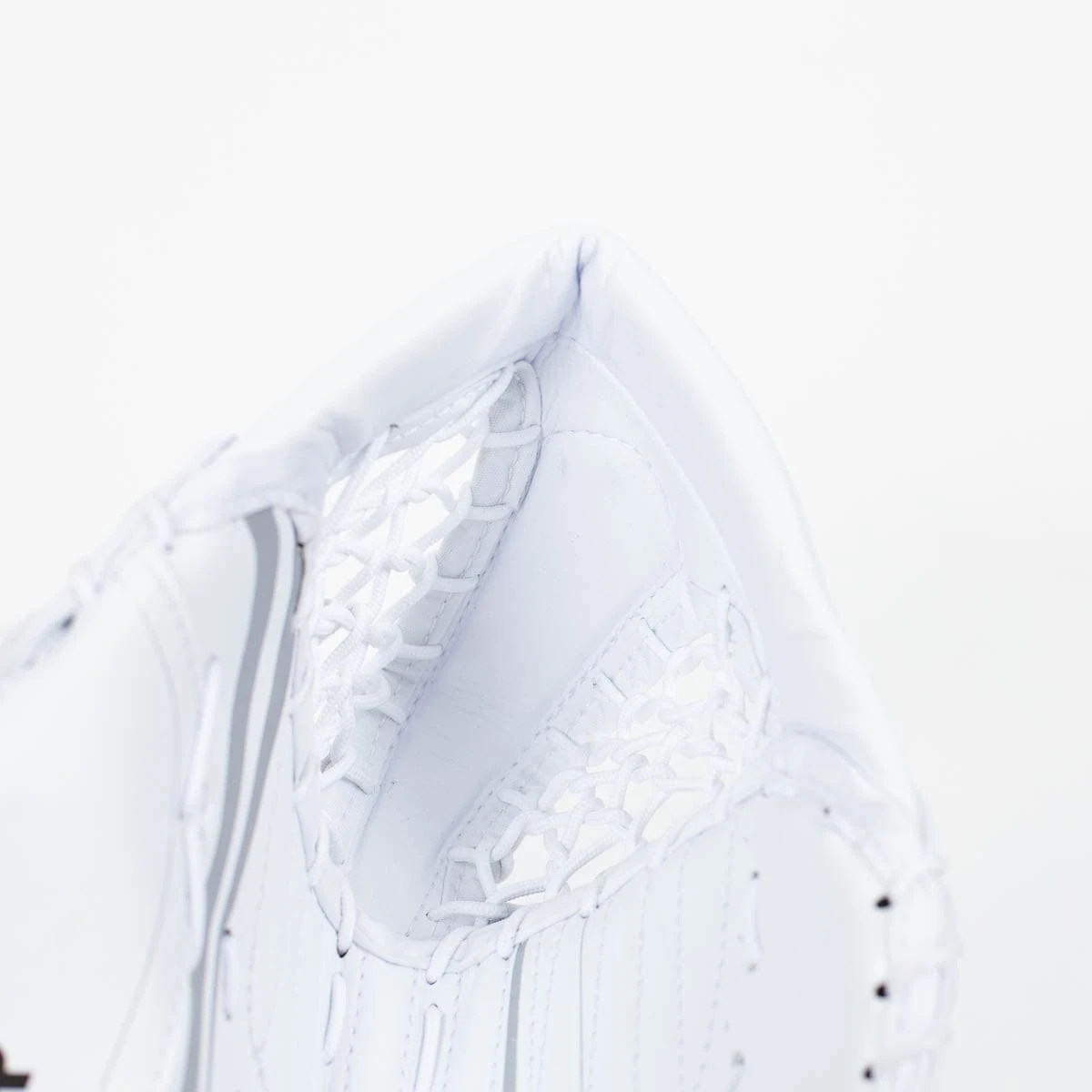 Bauer Vapor X2.7 Junior Goalie Catcher 3 Bauer Vapor X2.7 Junior Goalie Catcher - Image 3