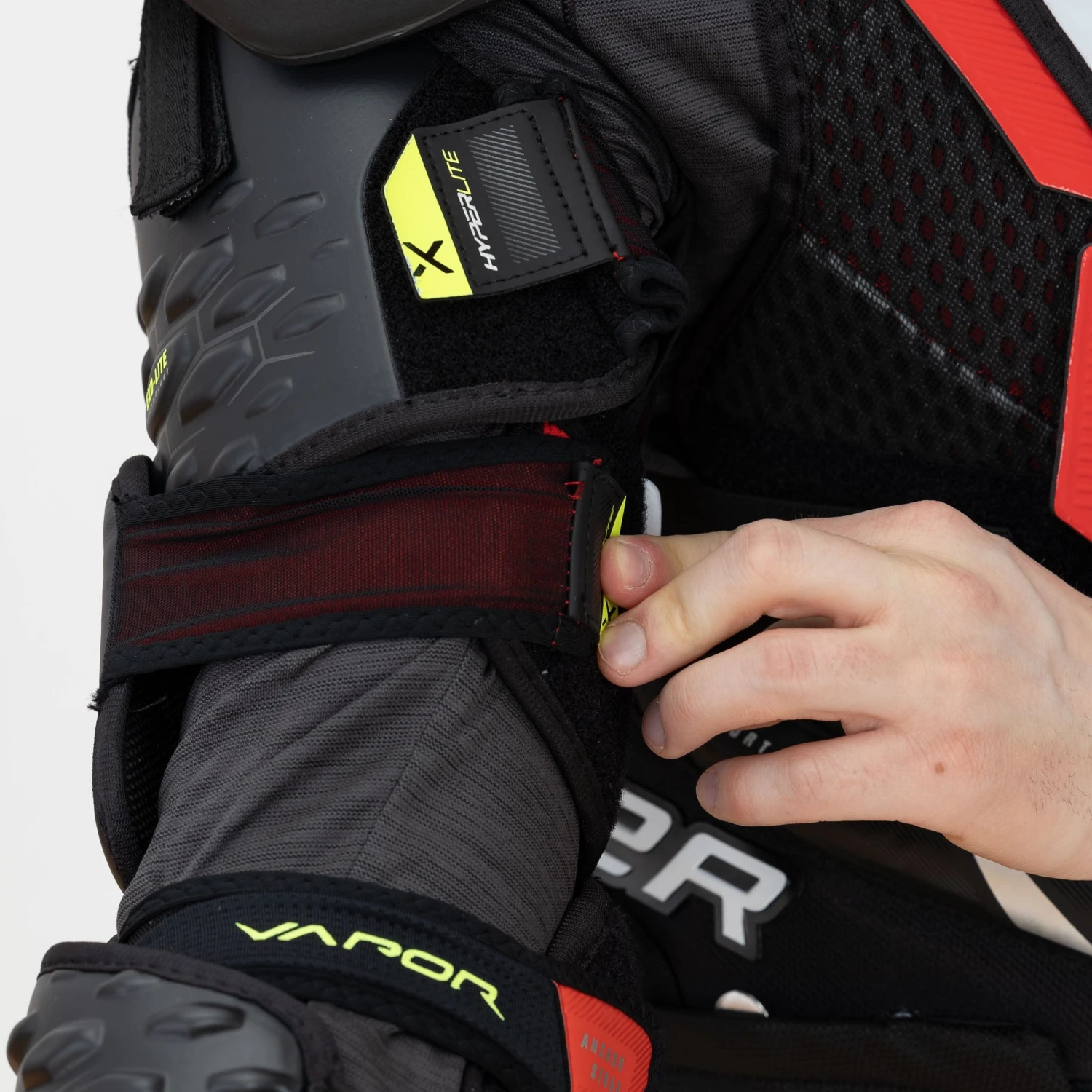 Bauer Vapor Hyperlite Intermediate Hockey Elbow Pads 6 Bauer Vapor Hyperlite Intermediate Hockey Elbow Pads - Image 6