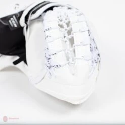 CCM Extreme Flex E4.5 Junior Goalie Catcher - Source Exclusive -Hockey Discount Store ccm catchers ccm extreme flex e4 5 junior goalie catcher source exclusive 5323873550402