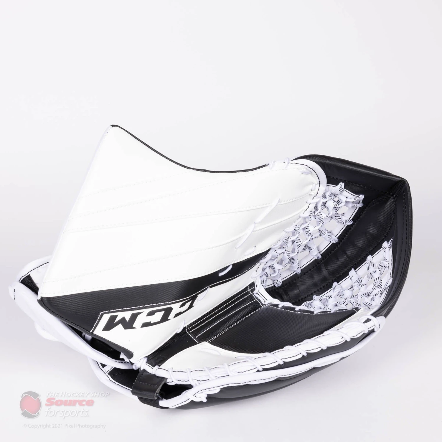 CCM Extreme Flex E5.9 Intermediate Goalie Catcher - Source Exclusive 2 CCM Extreme Flex E5.9 Intermediate Goalie Catcher - Source Exclusive - Image 2