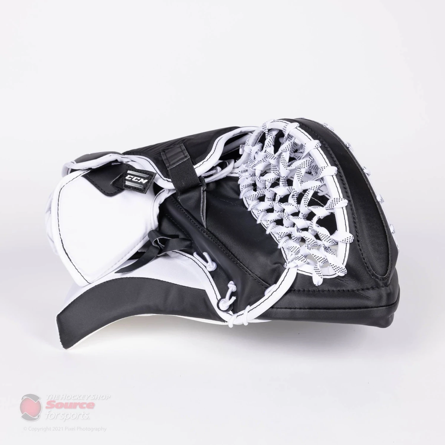 CCM Extreme Flex E5.9 Intermediate Goalie Catcher - Source Exclusive 4 CCM Extreme Flex E5.9 Intermediate Goalie Catcher - Source Exclusive - Image 4