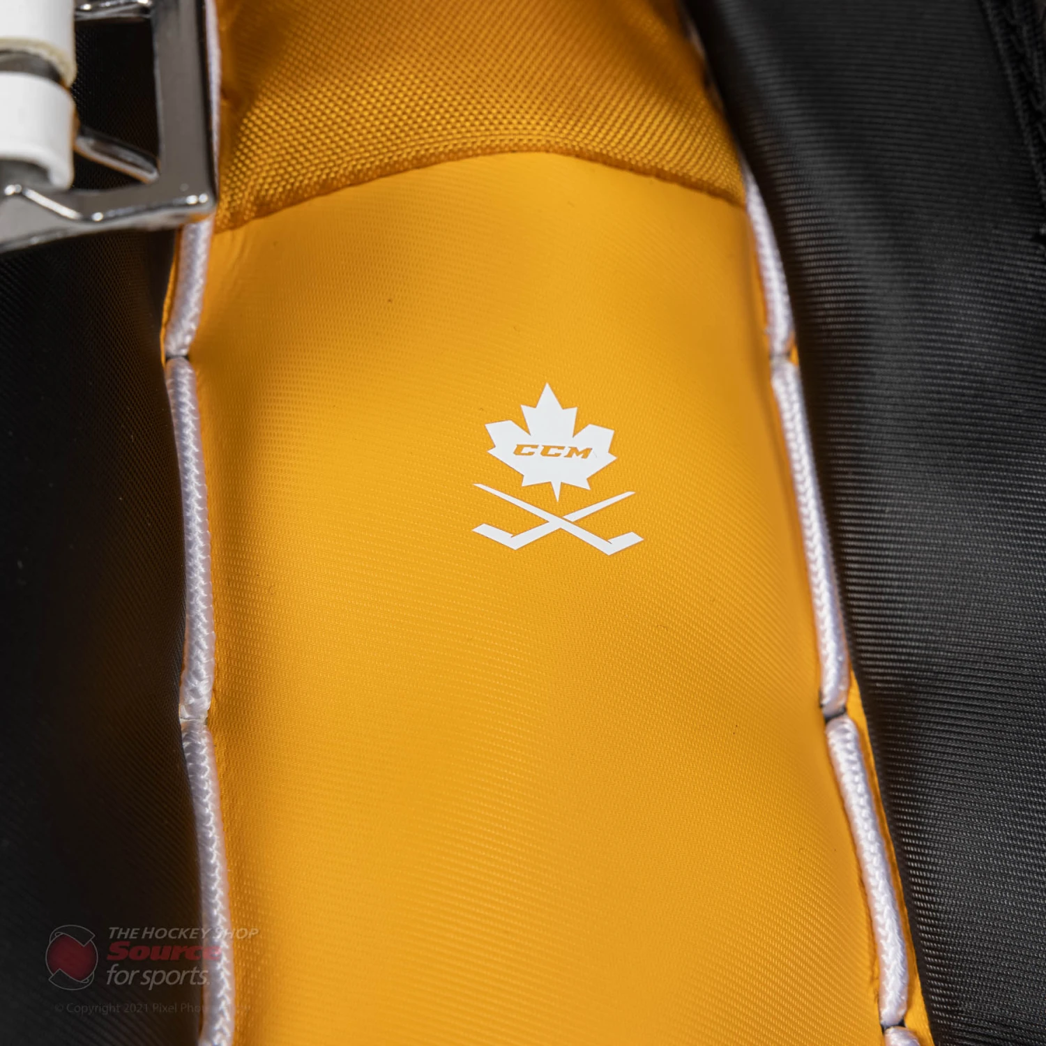 CCM Extreme Flex E5.9 Senior Goalie Leg Pads 18 CCM Extreme Flex E5.9 Senior Goalie Leg Pads - Image 18