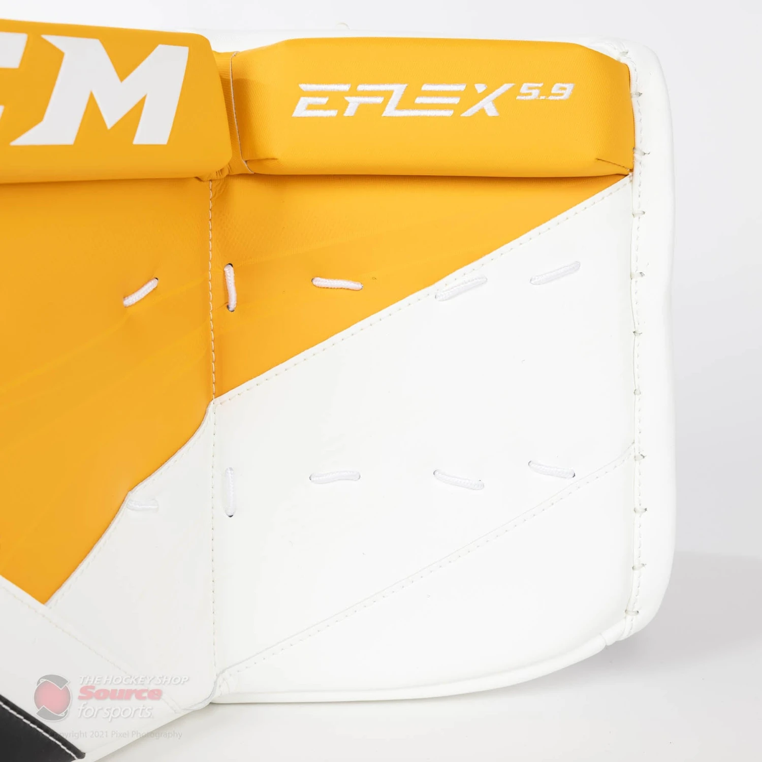 CCM Extreme Flex E5.9 Senior Goalie Leg Pads 6 CCM Extreme Flex E5.9 Senior Goalie Leg Pads - Image 6