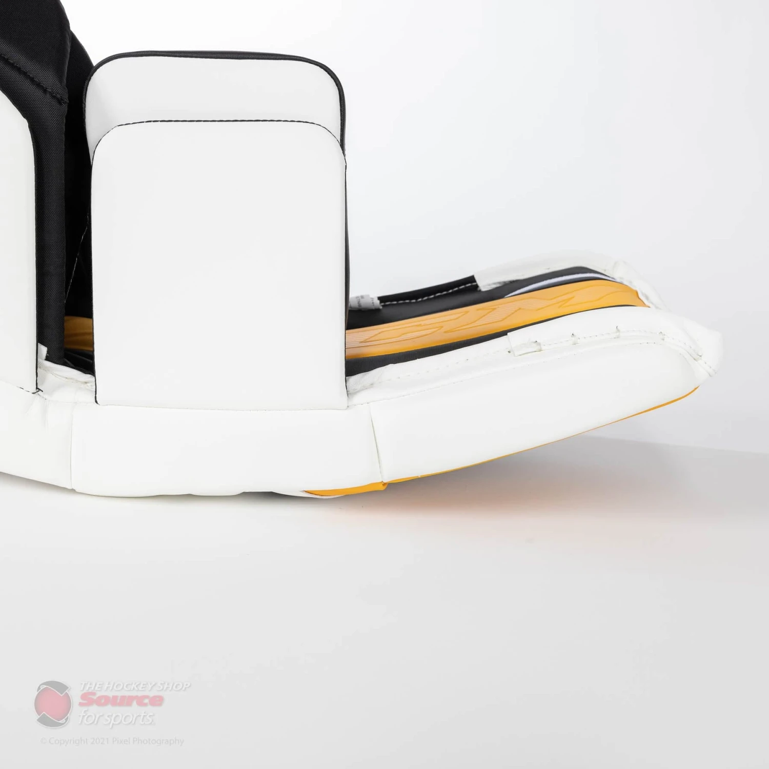 CCM Extreme Flex E5.9 Senior Goalie Leg Pads 10 CCM Extreme Flex E5.9 Senior Goalie Leg Pads - Image 10