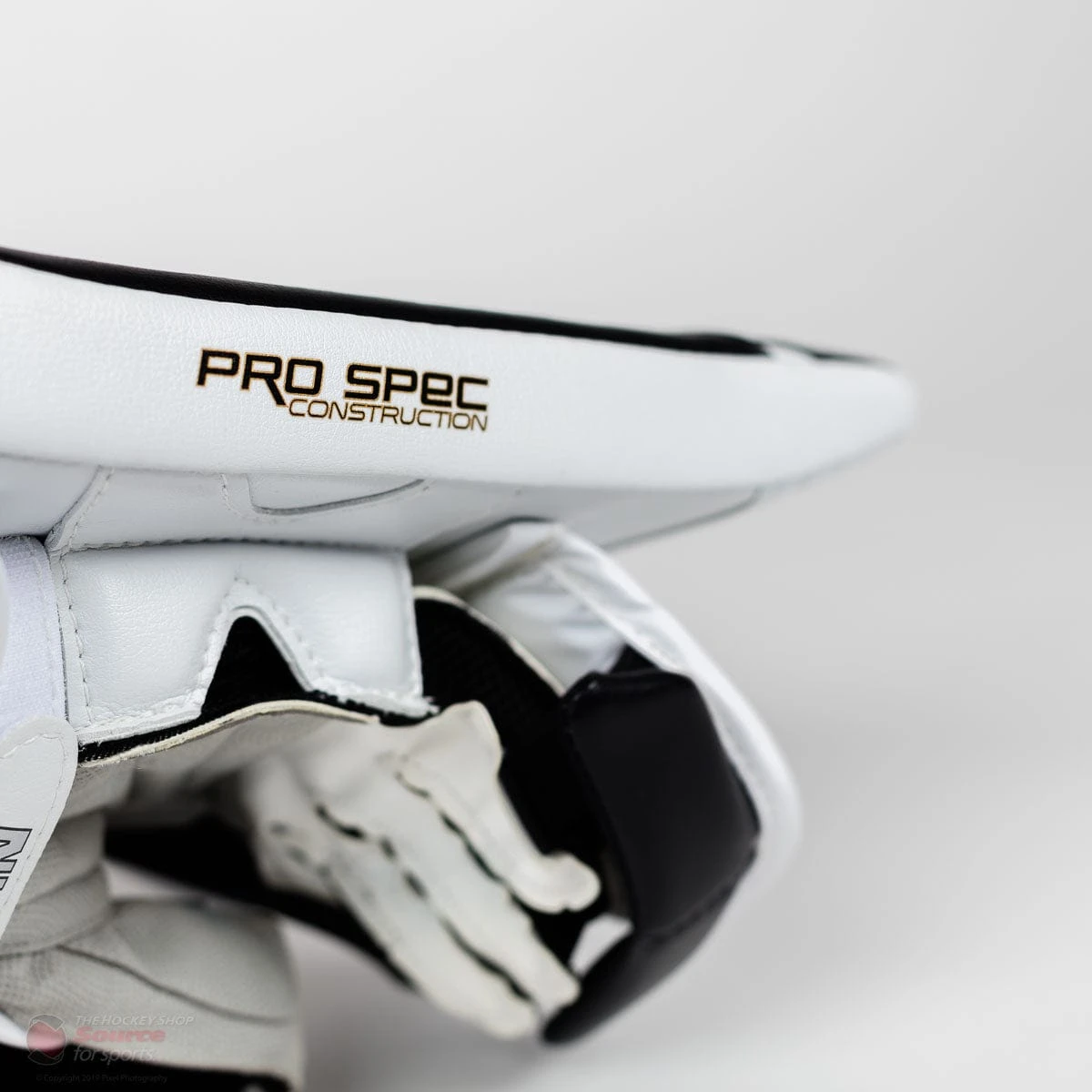 Vaughn Ventus SLR2 Pro Carbon Senior Goalie Blocker 7 Vaughn Ventus SLR2 Pro Carbon Senior Goalie Blocker - Image 7