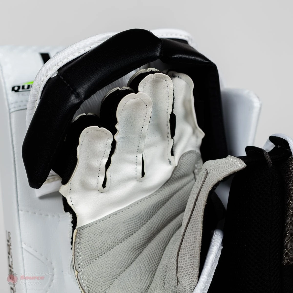 Vaughn Ventus SLR2 Pro Carbon Senior Goalie Blocker 11 Vaughn Ventus SLR2 Pro Carbon Senior Goalie Blocker - Image 11