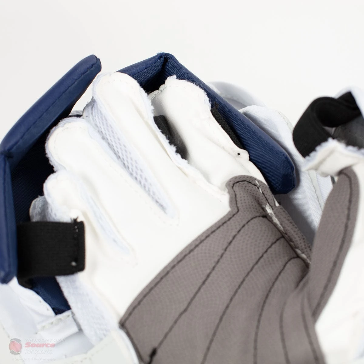 Vaughn Ventus SLR2 Youth Goalie Blocker 6 Vaughn Ventus SLR2 Youth Goalie Blocker - Image 6