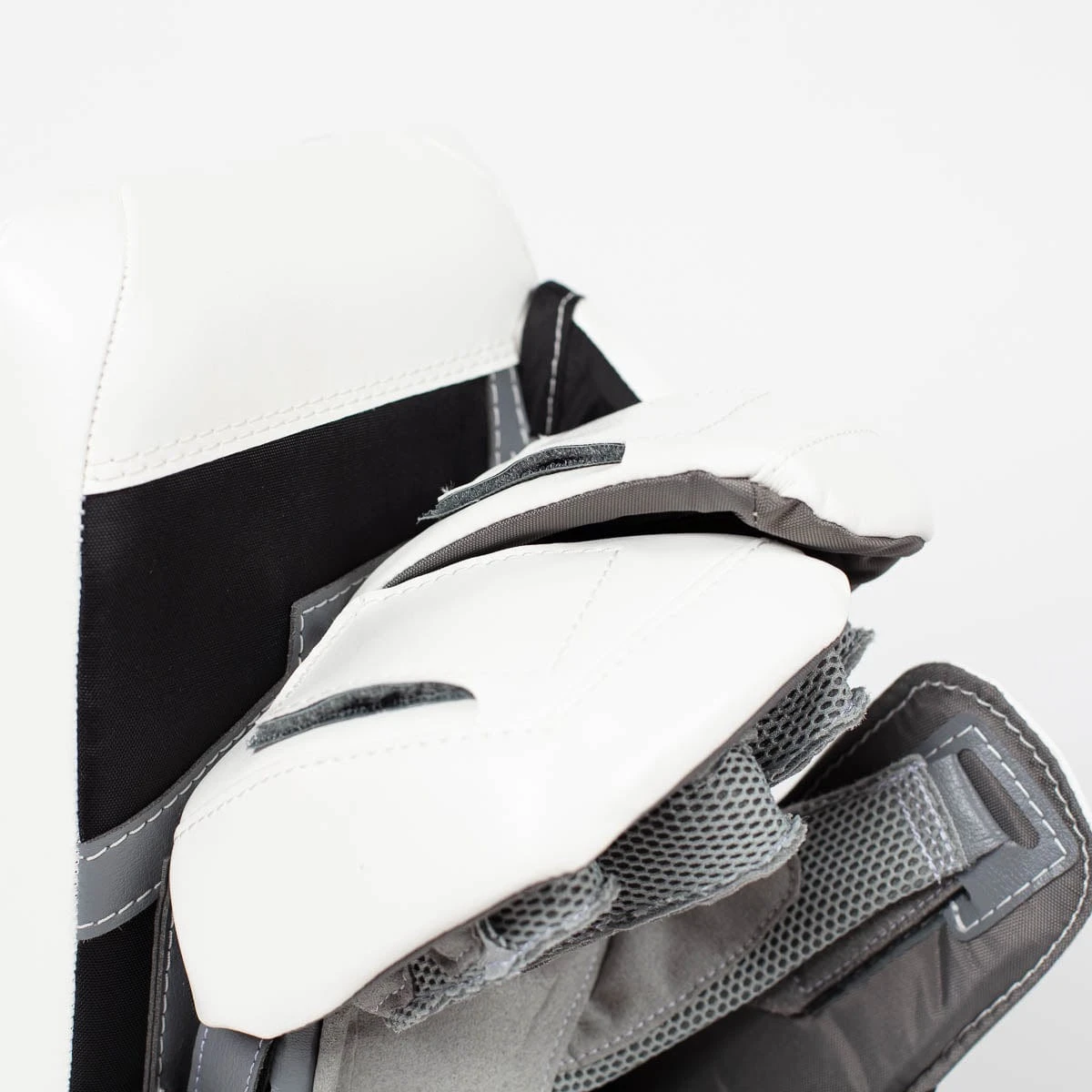 Warrior Ritual GT2 Intermediate Goalie Blocker 5 Warrior Ritual GT2 Intermediate Goalie Blocker - Image 5