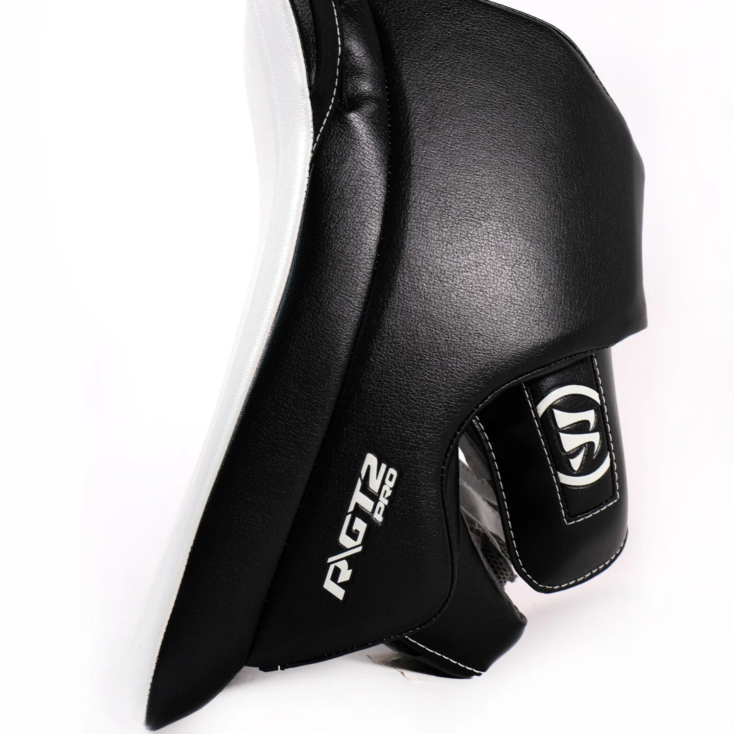 Warrior Ritual GT2 Pro Classic Senior Goalie Blocker 5 Warrior Ritual GT2 Pro Classic Senior Goalie Blocker - Image 5